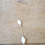 Collar de plata de ley con dos perlas cultivadas en forma de rombo