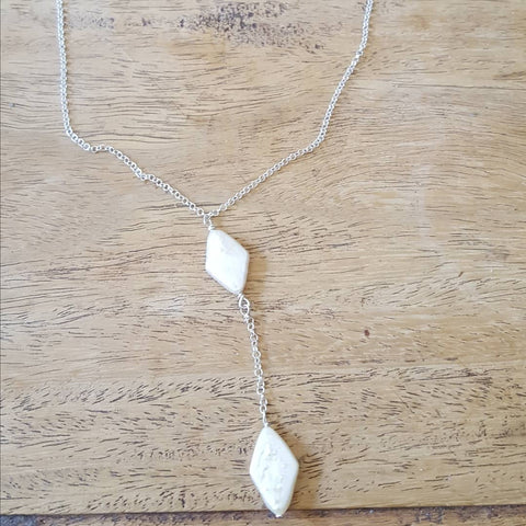 Collar de plata de ley con dos perlas cultivadas en forma de rombo