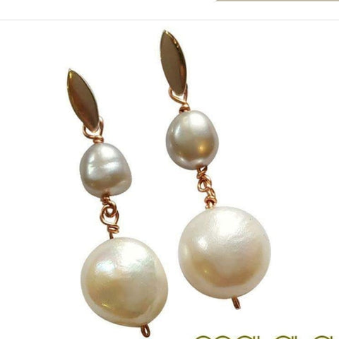 Pendientes de perlas cultivadas blancas y grises con base en plata de ley